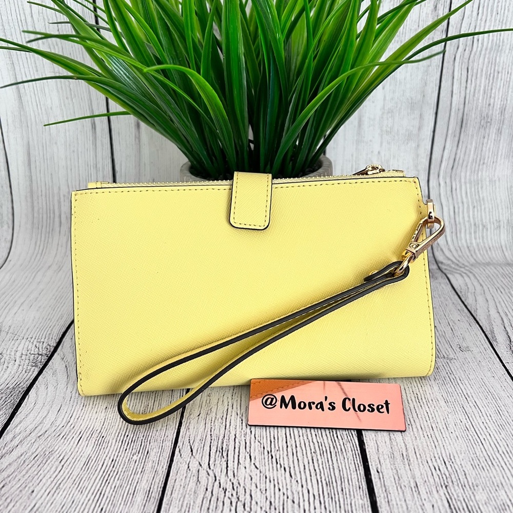 Michael Kors Wallet - Picture 2 of 9